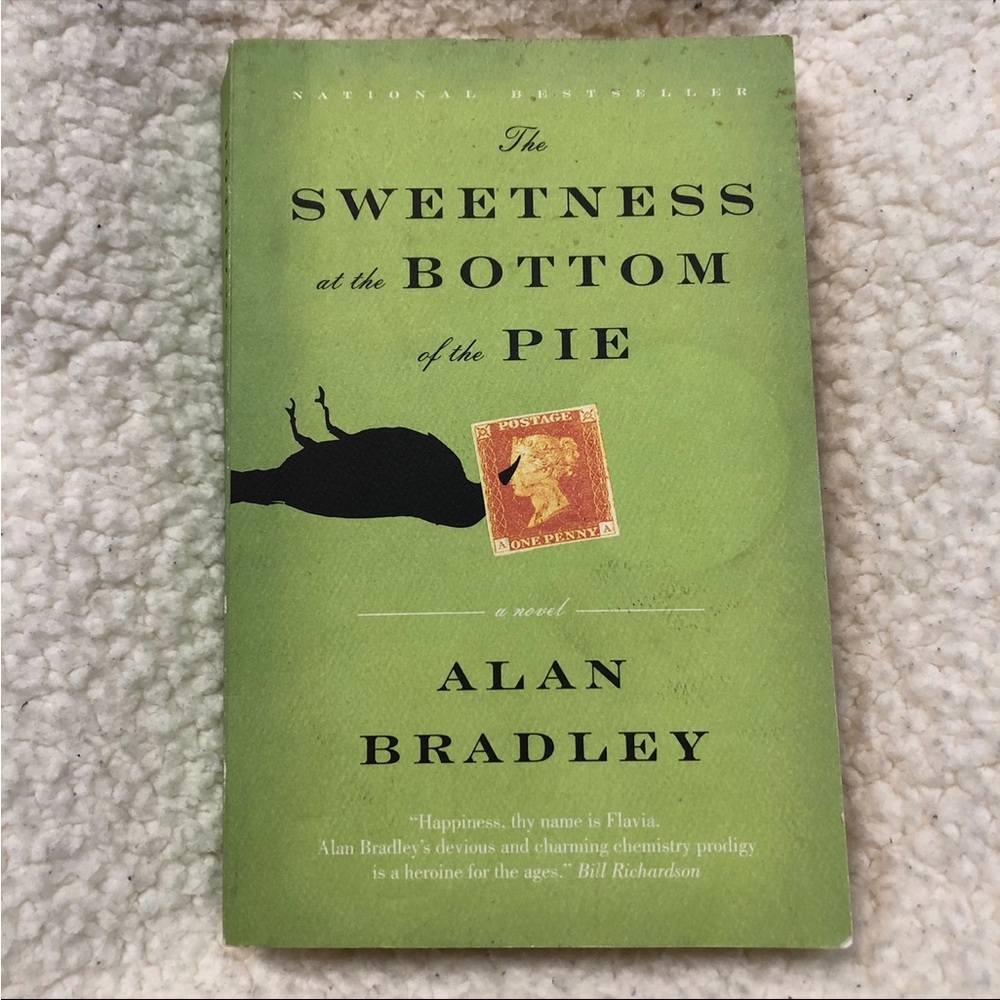 The Sweetness at the Bottom of the Pie ~ Alan Bradley ~ Paperback